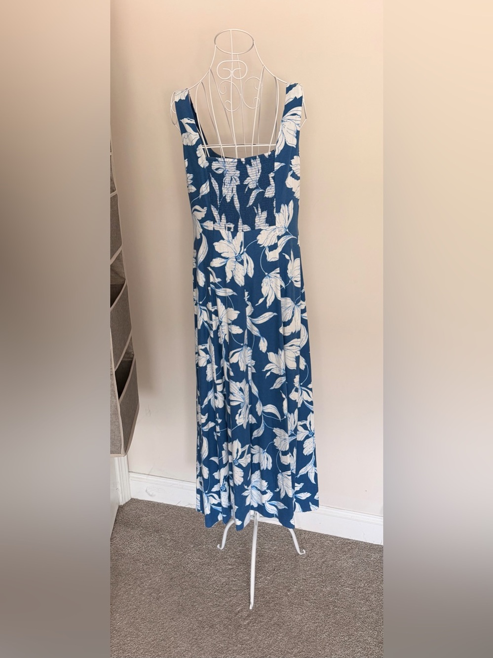 GAP Blue White Floral Midi Dress Smocked Back Sleeveless Size M - Picture 4 of 5